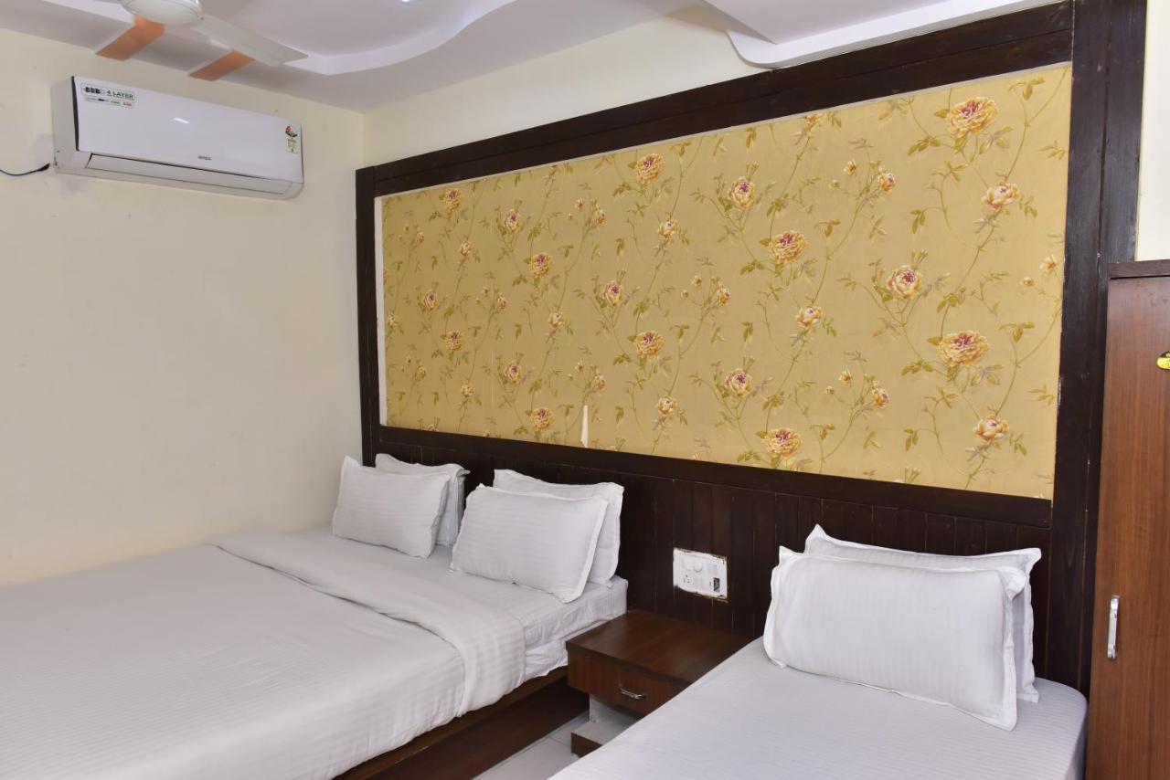 Hotel Peradiot Ahmedabad Exteriör bild